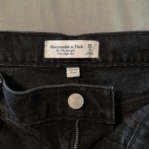 Abercrombie Curve Love 90s Straight Leg Jean